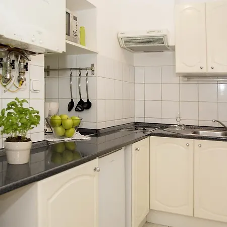 Andrassy Boulevard Apartment