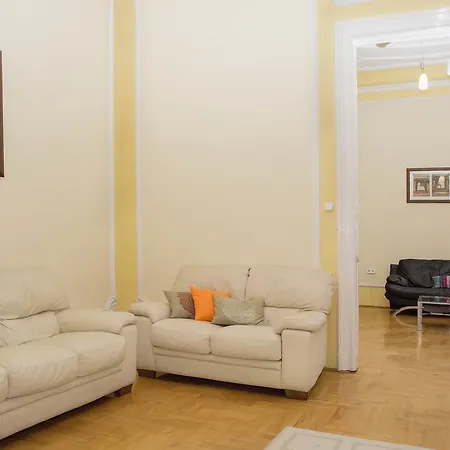 Andrassy Boulevard Apartment